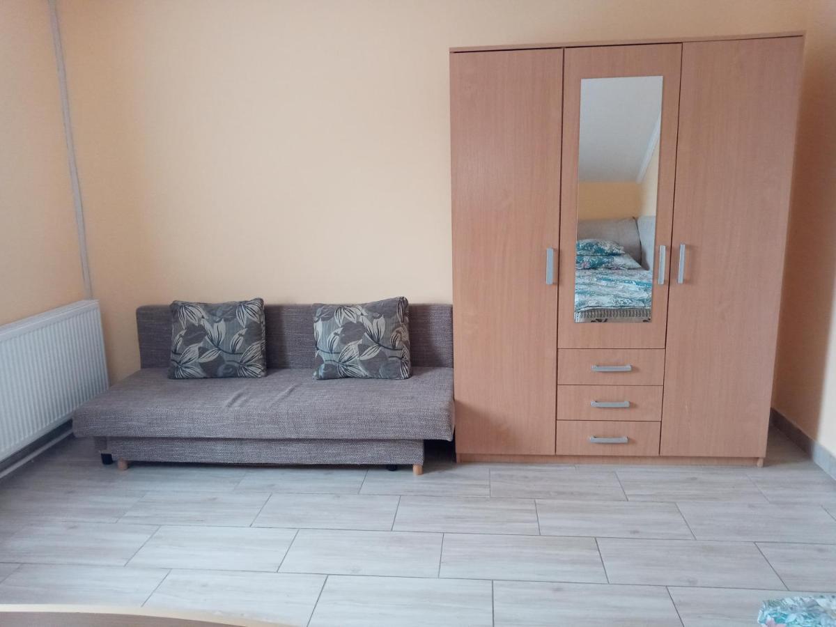 Napsugar Apartmanhaz Balatonlelle Bagian luar foto