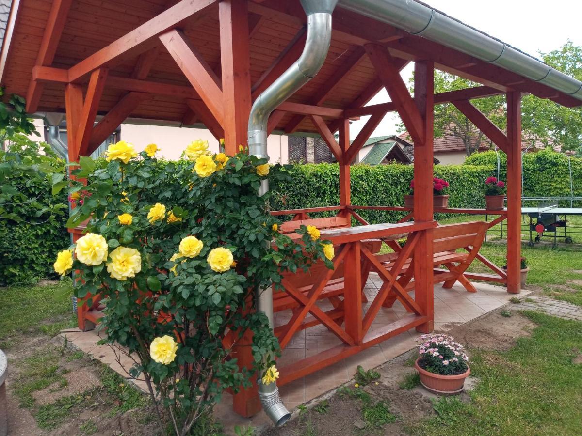 Napsugar Apartmanhaz Balatonlelle Bagian luar foto