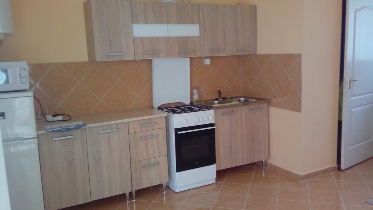 Napsugar Apartmanhaz Balatonlelle Bagian luar foto