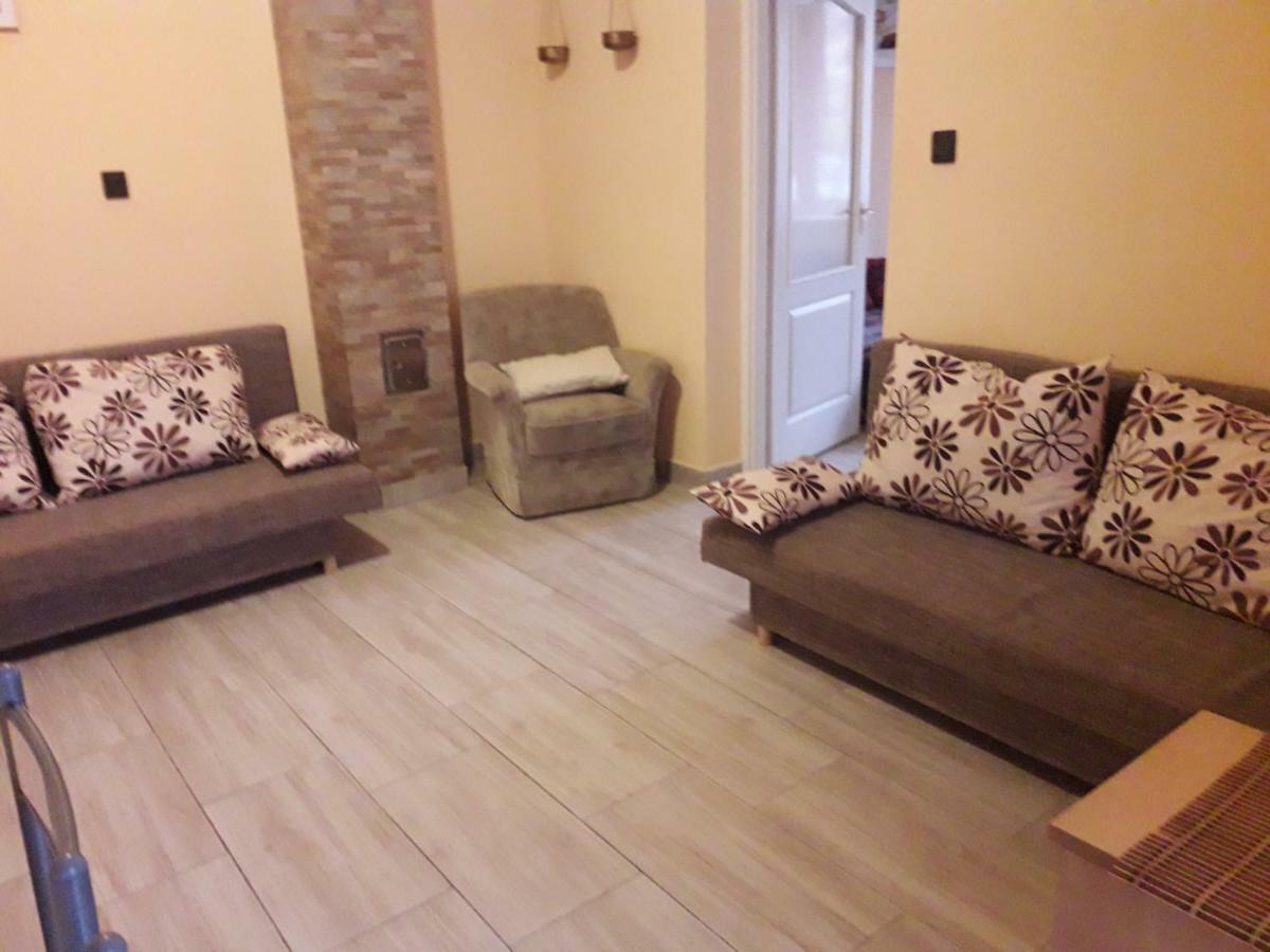 Napsugar Apartmanhaz Balatonlelle Bagian luar foto